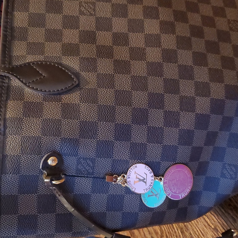 Louis Vuitton 3 Globe Logo Charm Multicolor - NWT